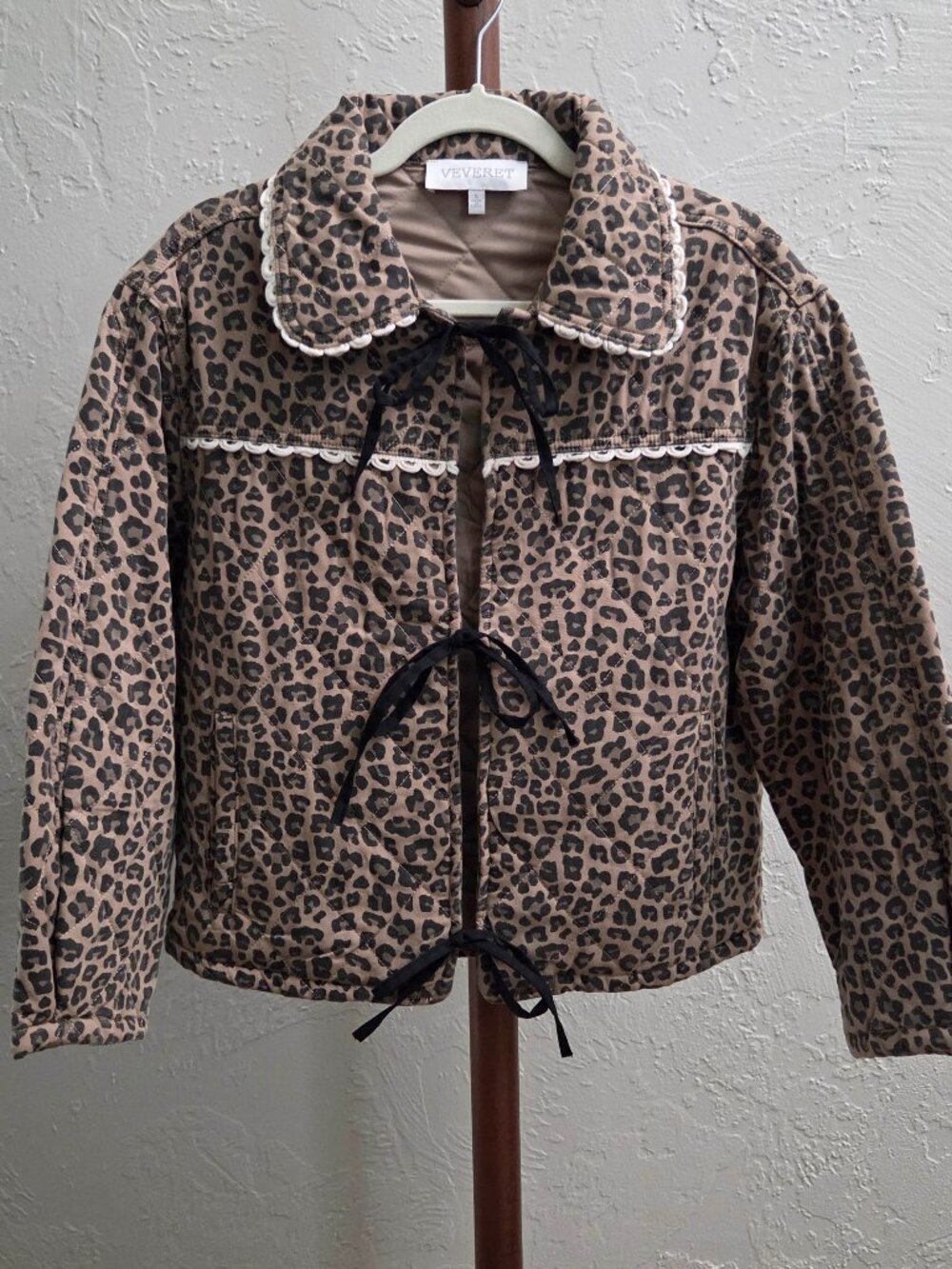 J29. Women's Leopard Quilted Jacket With Ribbon Bow Ties